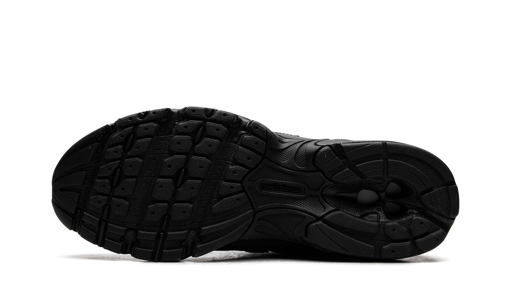 New Balance 740 "Triple Black" Sneakers